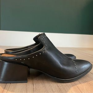 Universal thread studded mules